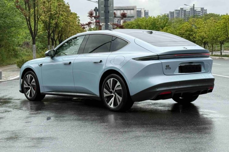 Used Nio ET5 2022 75 kWh Exterior 4