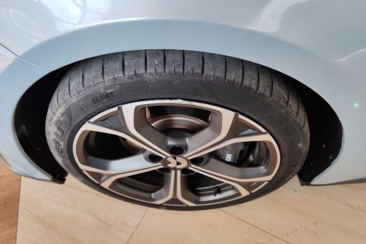 Used Nio ET5 2022 75 kWh Exterior 4
