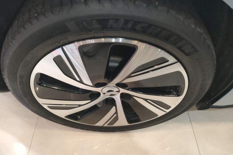Used Nio ET5 2022 75 kWh Exterior 5