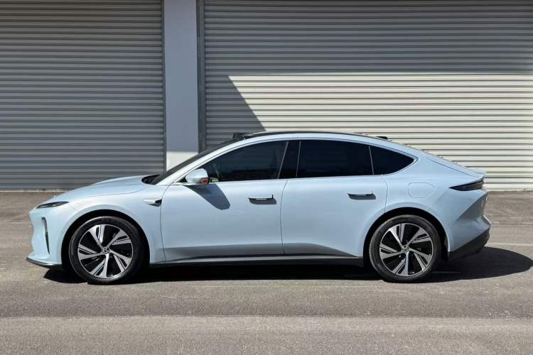 Used Nio ET5 2022 75 kWh Exterior 6