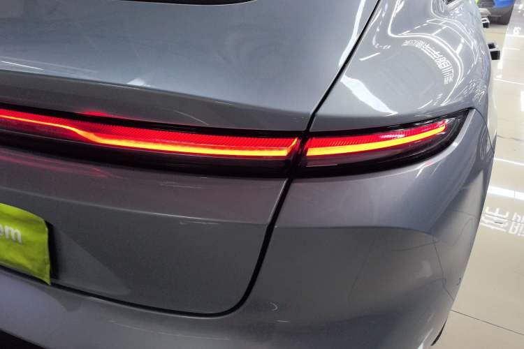 Used Nio ET5 2022 75 kWh Exterior 7