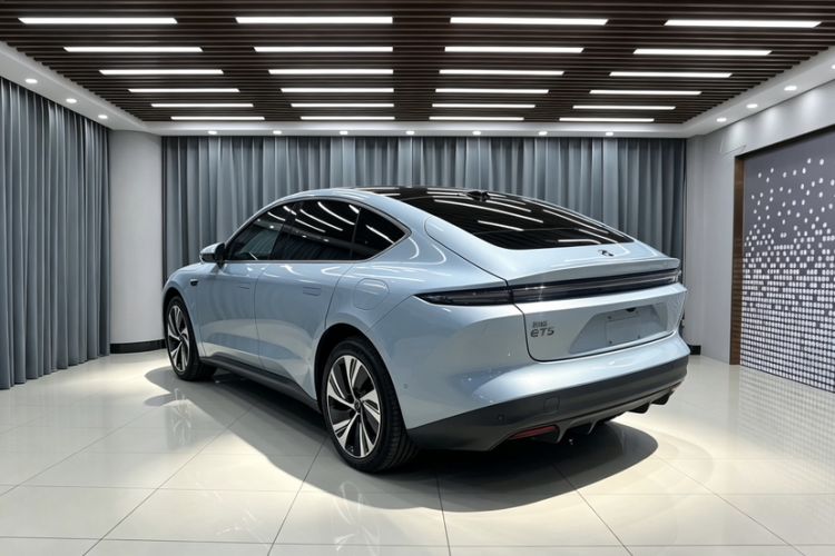 Used Nio ET5 2022 75 kWh Exterior 7