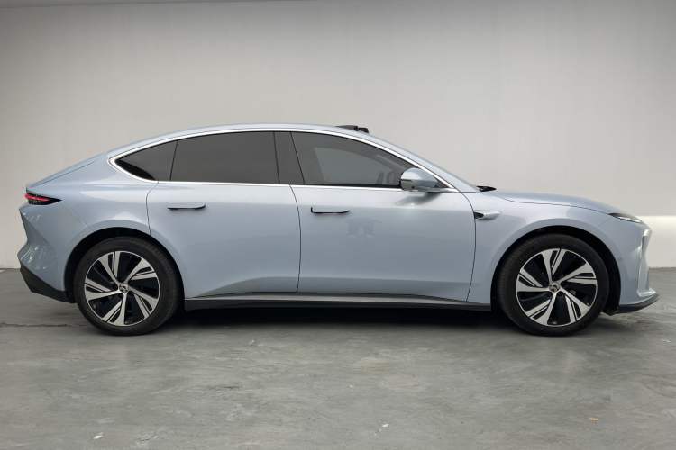 Used Nio ET5 2022 75 kWh Exterior 7