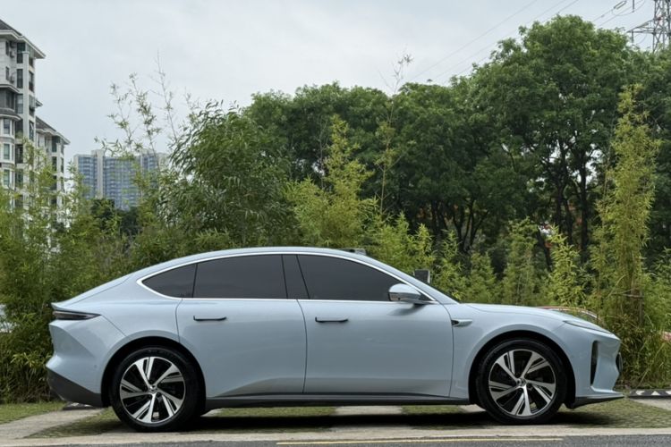 Used Nio ET5 2022 75 kWh Exterior 7