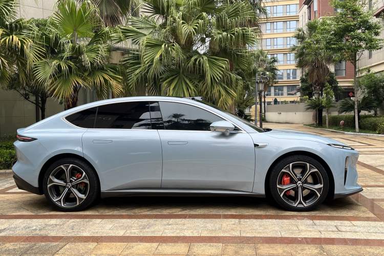 Used Nio ET5 2022 75 kWh Exterior 8