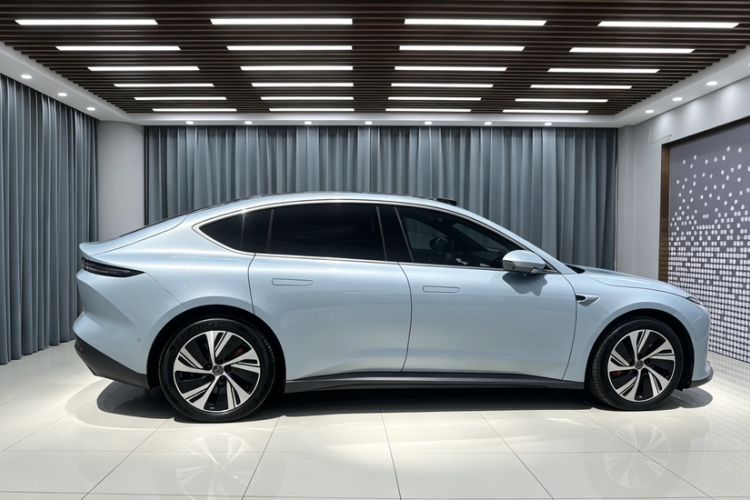 Used Nio ET5 2022 75 kWh Exterior 8