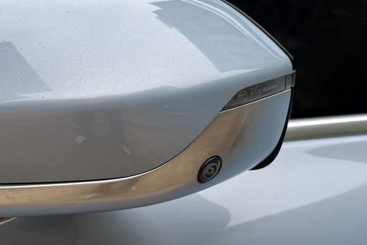 Used Nio ET5 2022 75 kWh Exterior 9