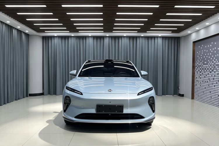 Used Nio ET5 2022 75 kWh Exterior 9