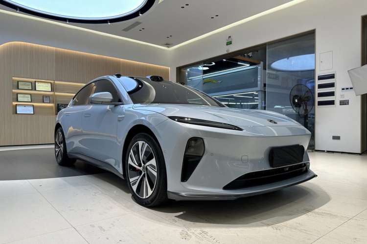 Used Nio ET5 2022 75 kWh Front Right 45 Deg