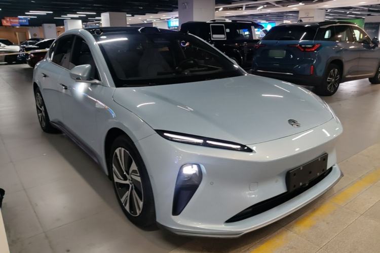 Used Nio ET5 2022 75 kWh Front Right 45 Deg