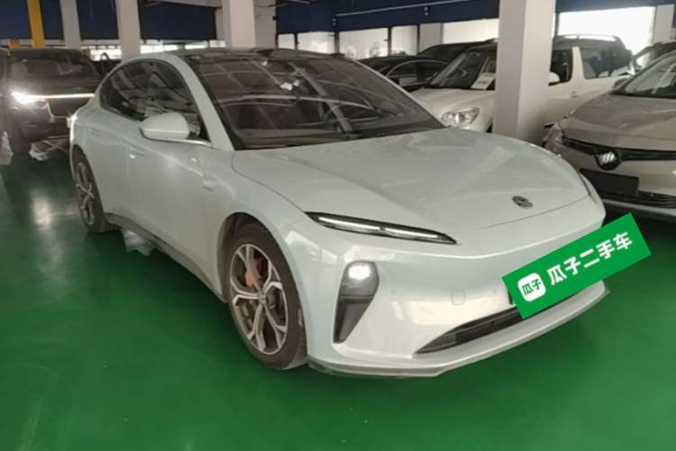 Used Nio ET5 2022 75 kWh Front Right 45 Deg
