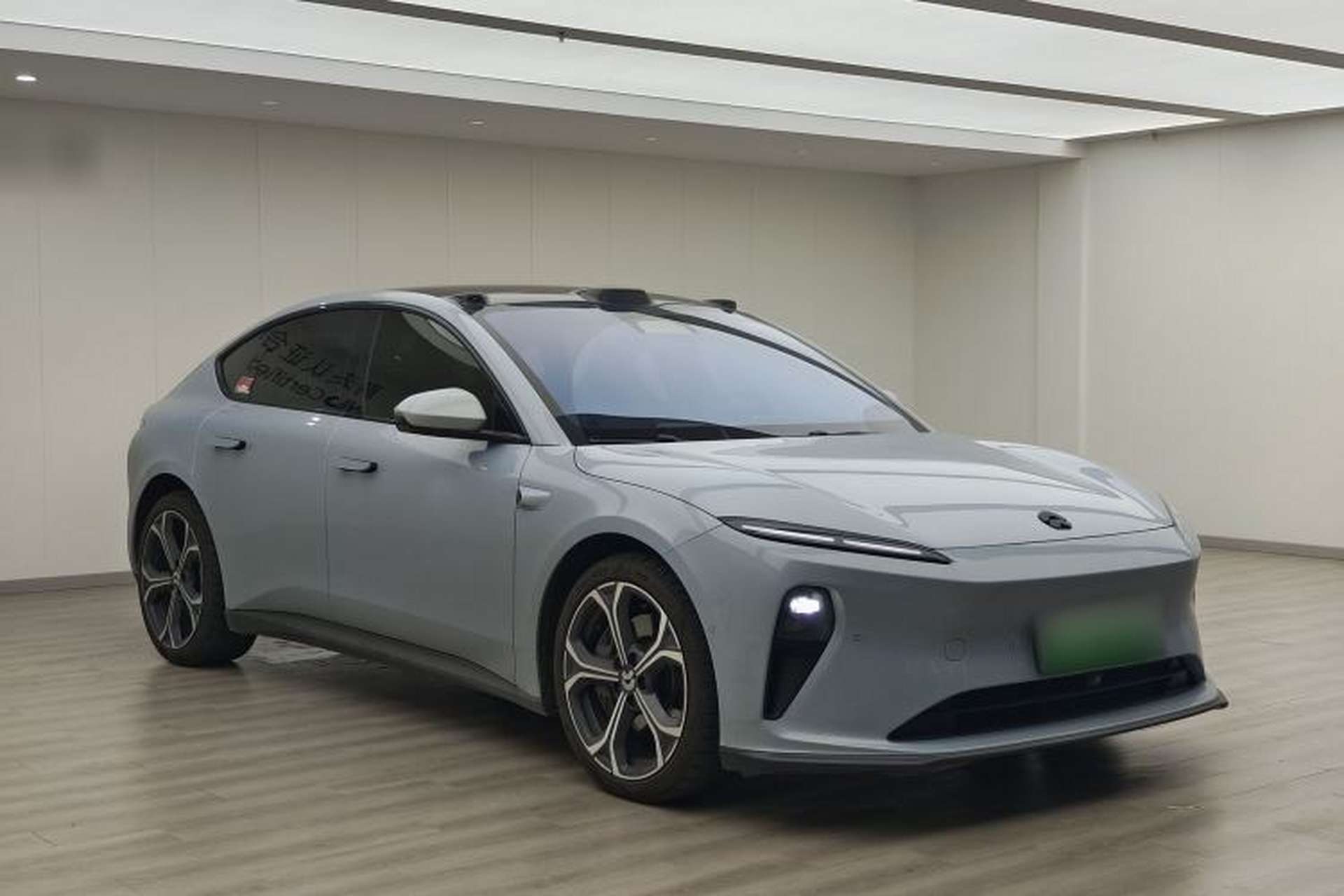 Used Nio ET5 2022 75 kWh Front Right 45 Deg