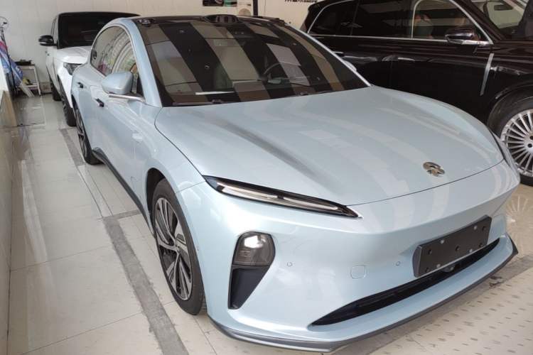 Used Nio ET5 2022 75 kWh Front Right 45 Deg