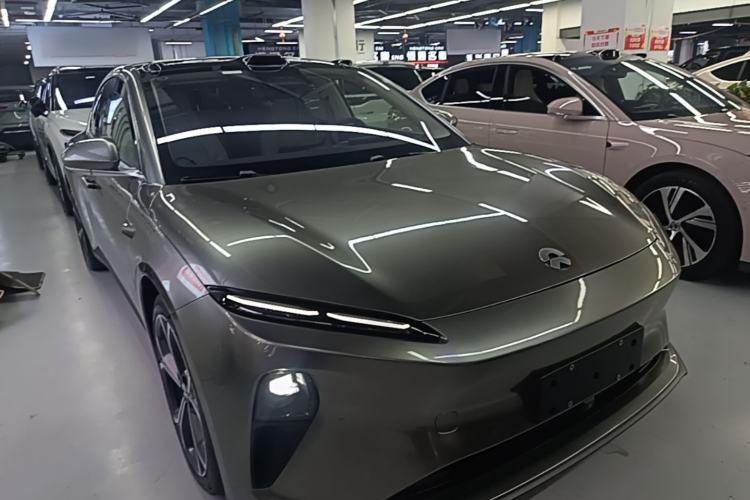 Used Nio ET5 2022 75 kWh Front Right 45 Deg