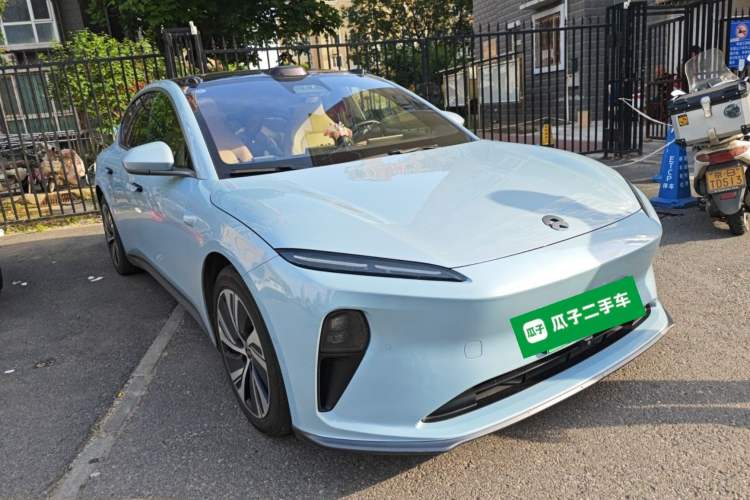 Used Nio ET5 2022 75 kWh Front Right 45 Deg