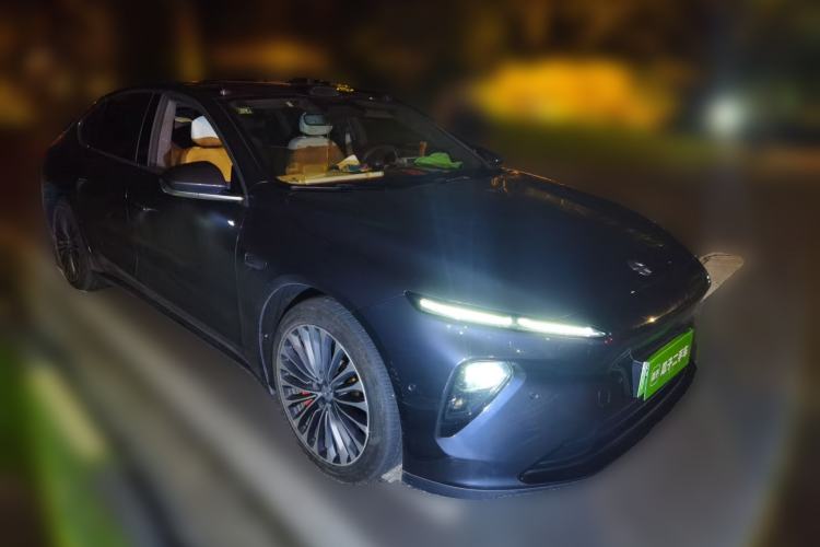 Used Nio ET5 2022 75 kWh Front Right 45 Deg