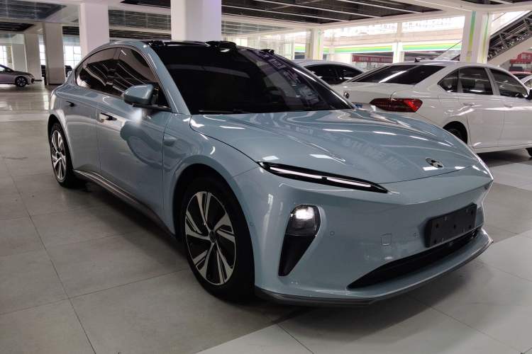 Used Nio ET5 2022 75 kWh Front Right 45 Deg