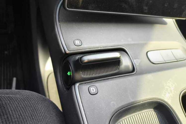 Used Nio ET5 2022 75 kWh Gear Lever