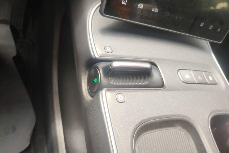 Used Nio ET5 2022 75 kWh Gear Lever