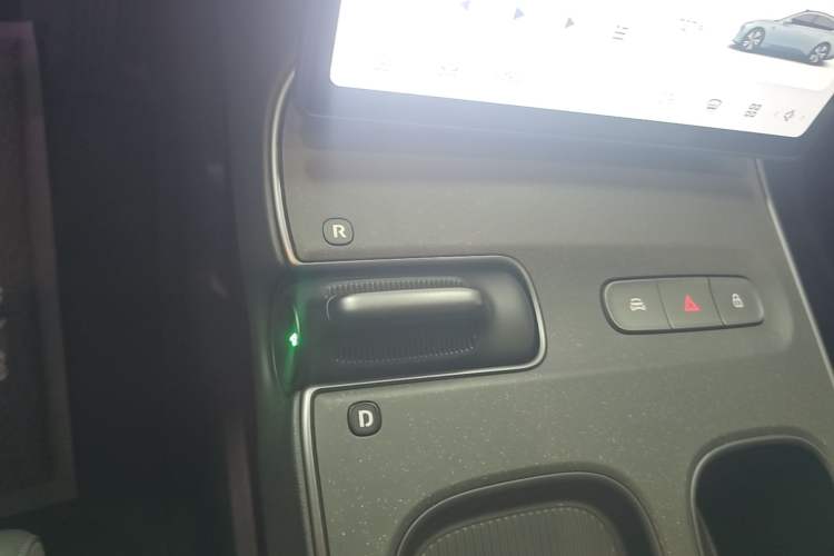 Used Nio ET5 2022 75 kWh Gear Lever