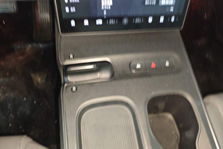 Used Nio ET5 2022 75 kWh Gear Lever