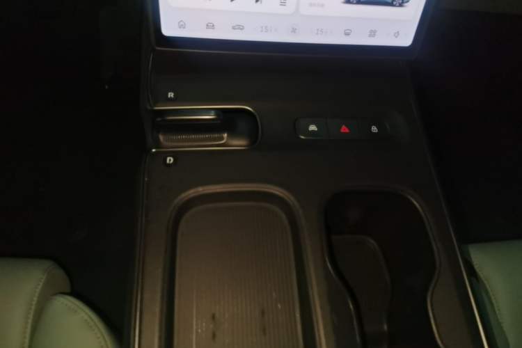 Used Nio ET5 2022 75 kWh Gear Lever