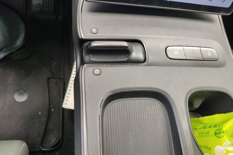 Used Nio ET5 2022 75 kWh Gear Lever