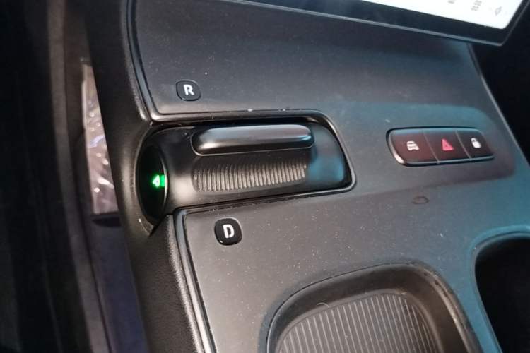 Used Nio ET5 2022 75 kWh Gear Lever