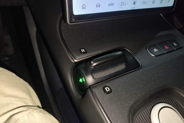 Used Nio ET5 2022 75 kWh Gear Lever