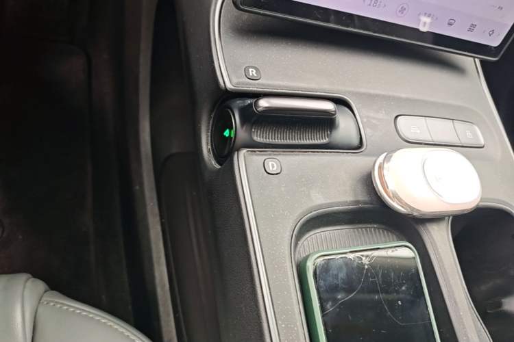 Used Nio ET5 2022 75 kWh Gear Lever