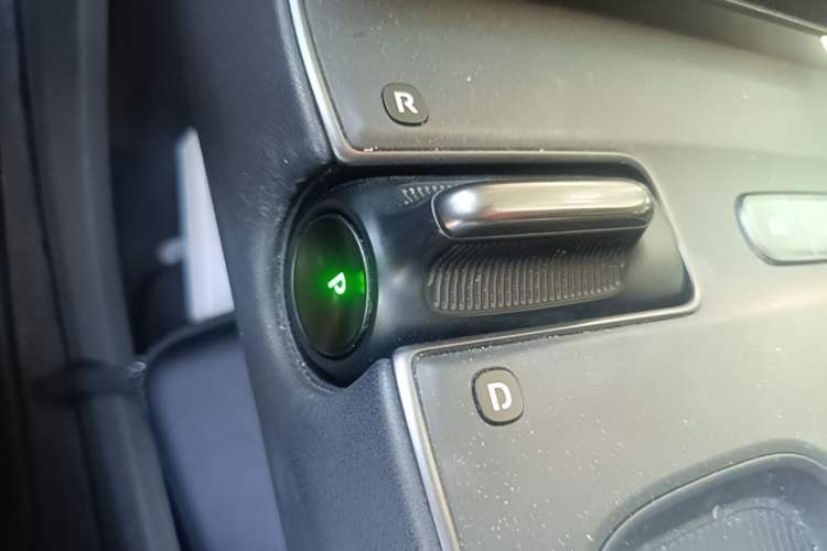 Used Nio ET5 2022 75 kWh Gear Lever