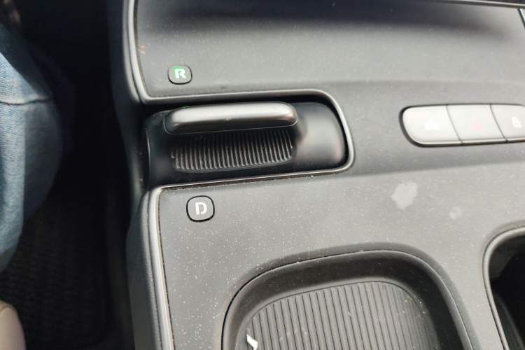 Used Nio ET5 2022 75 kWh Gear Lever
