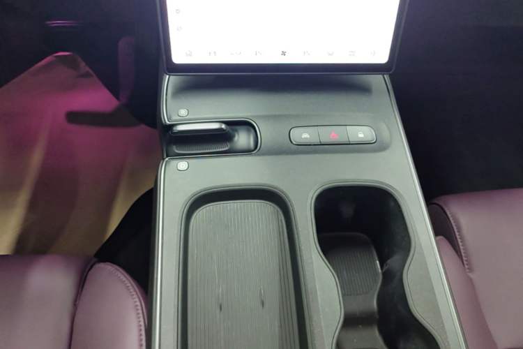 Used Nio ET5 2022 75 kWh Gear Lever
