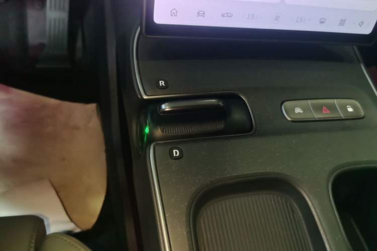 Used Nio ET5 2022 75 kWh Gear Lever