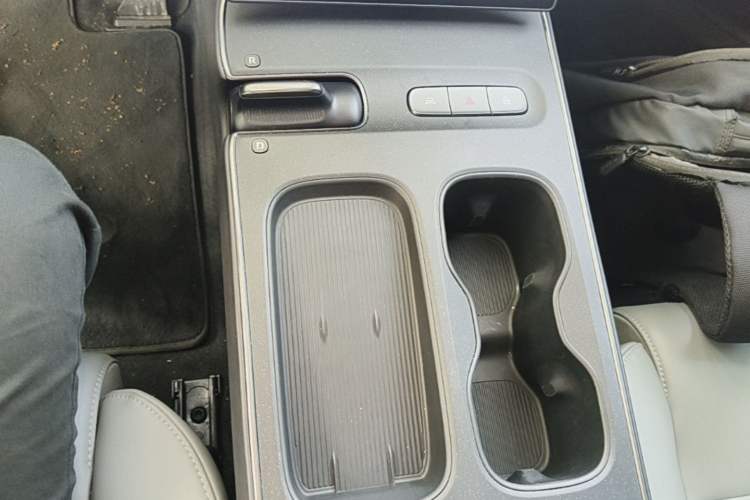 Used Nio ET5 2022 75 kWh Gear Lever