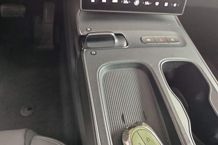Used Nio ET5 2022 75 kWh Gear Lever