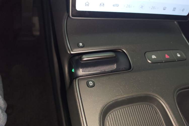 Used Nio ET5 2022 75 kWh Gear Lever