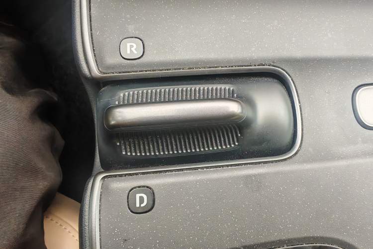 Used Nio ET5 2022 75 kWh Gear Lever