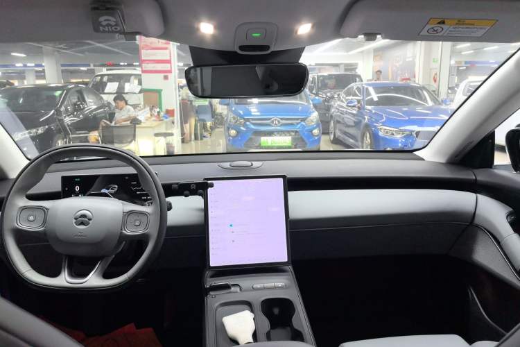 Used Nio ET5 2022 75 kWh Headliner