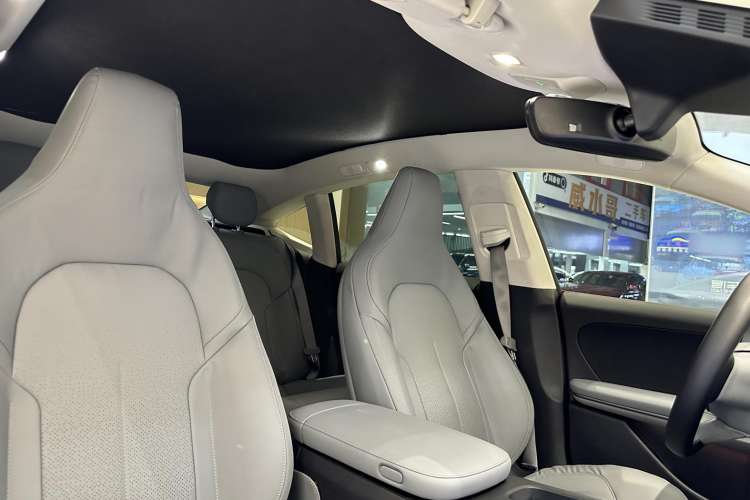 Used Nio ET5 2022 75 kWh Headliner