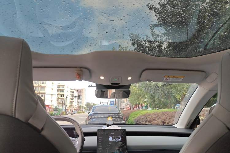 Used Nio ET5 2022 75 kWh Headliner