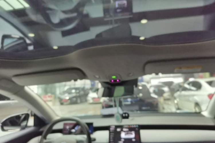 Used Nio ET5 2022 75 kWh Headliner