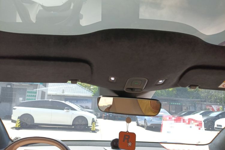 Used Nio ET5 2022 75 kWh Headliner