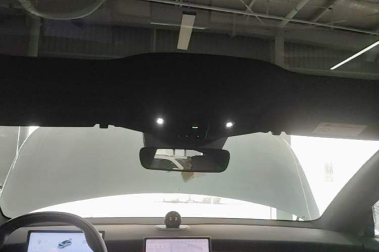 Used Nio ET5 2022 75 kWh Headliner