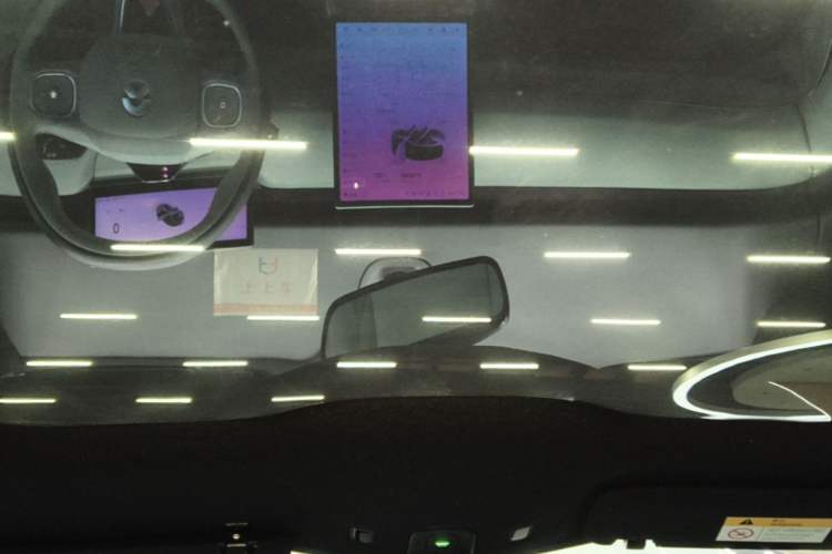 Used Nio ET5 2022 75 kWh Headliner