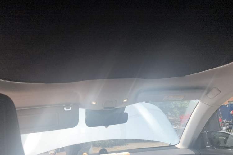 Used Nio ET5 2022 75 kWh Headliner