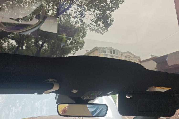 Used Nio ET5 2022 75 kWh Headliner