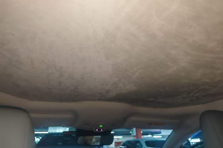 Used Nio ET5 2022 75 kWh Headliner