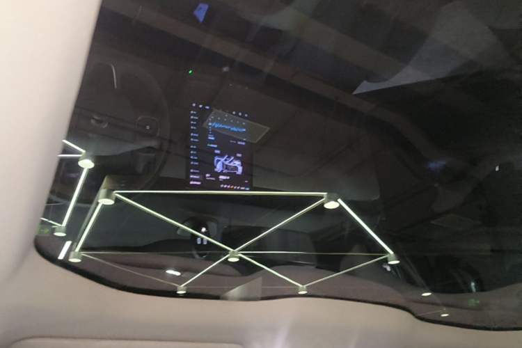 Used Nio ET5 2022 75 kWh Headliner