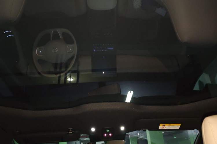 Used Nio ET5 2022 75 kWh Headliner